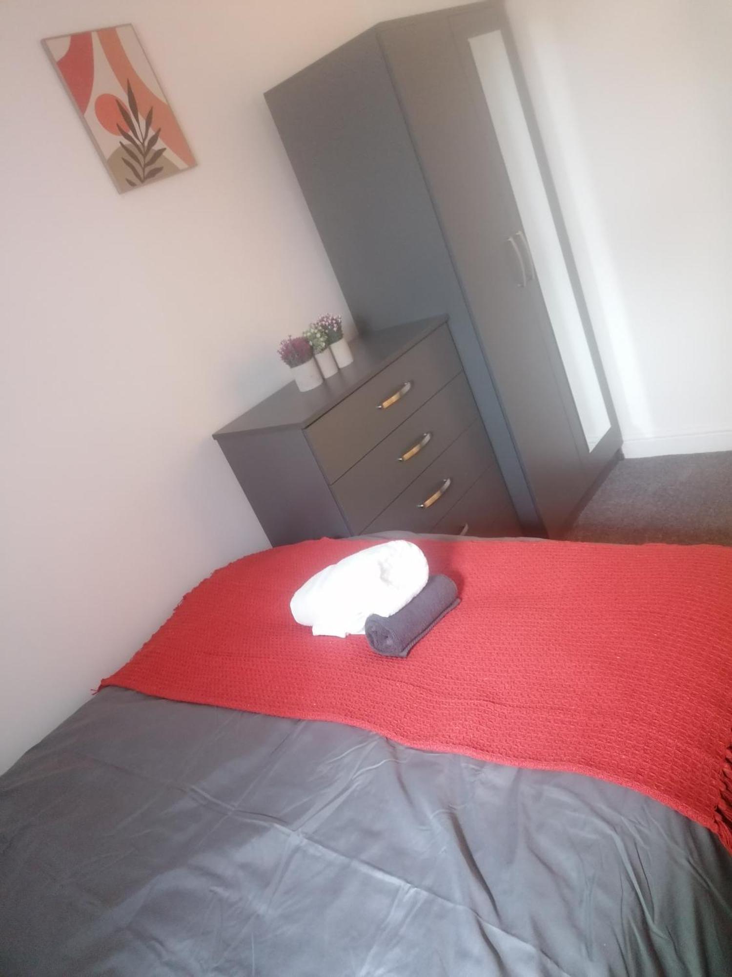 Rossy Home Of Relaxations Stoke-on-Trent 外观 照片